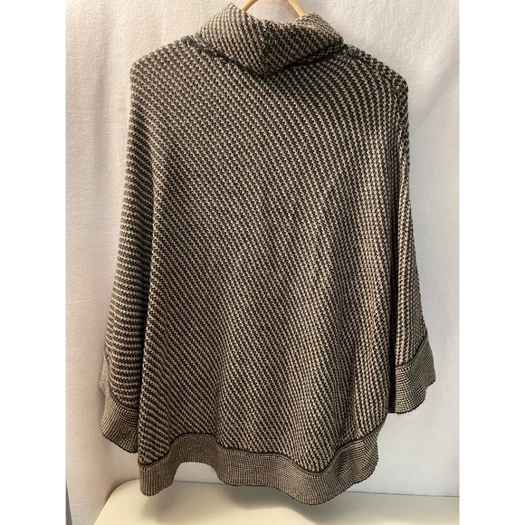 Romeo & Juliet Couture women’s sweater turtle neck poncho gray M/L boho - Picture 7 of 7